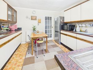 Breakfast Kitchen- click for photo gallery